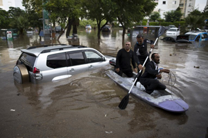 Tropical downpours and floods in the Middle East