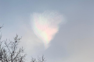 Mother of pearl heart over Sweden